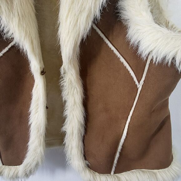 Essentials by Milano Vest - Picture 7 of 11